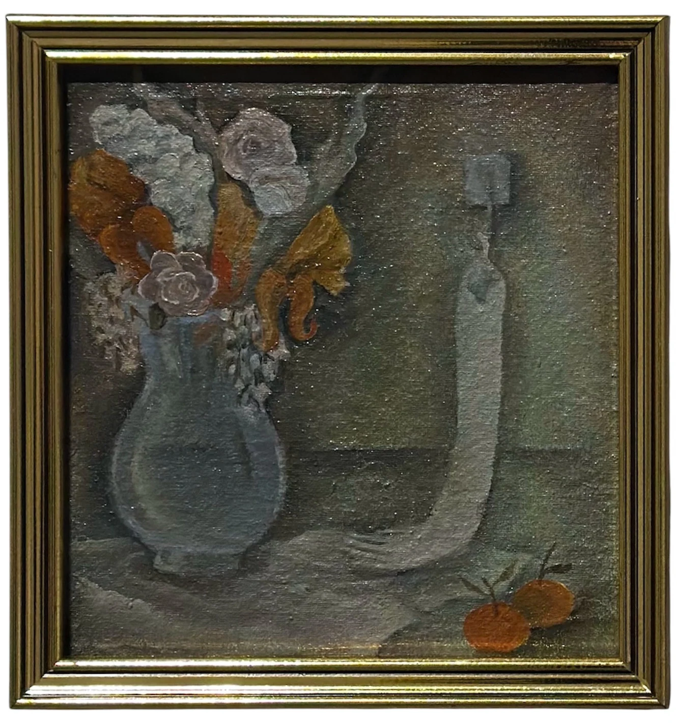 El traje de la mano invisible con flores y mandarinas, de Abril Contreras, en su marco original.